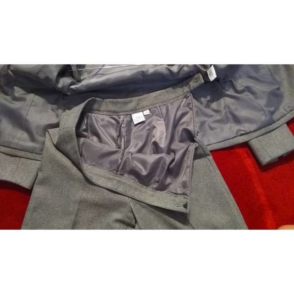 LeSuit herringbone suit in Gray - Sz 8 - Picture 7 of 8